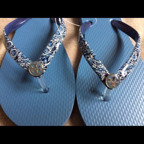 tory burch printed thin flip flops